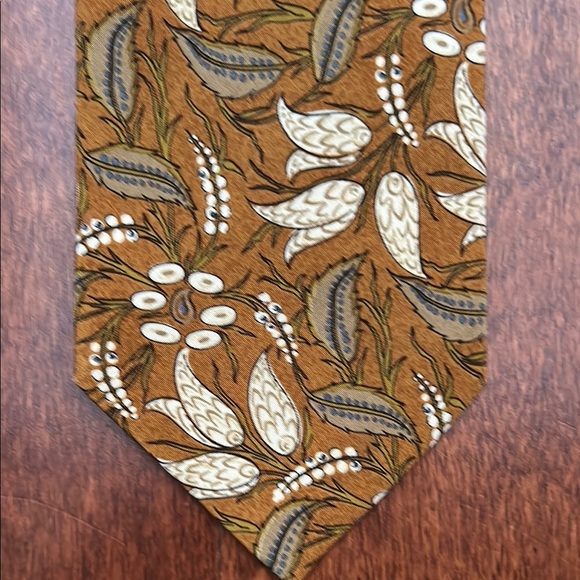 Joseph Abboud Autumnal Floral Tie in Brown and Cream, 100% Silk, Made in Italy - Picture 6 of 11